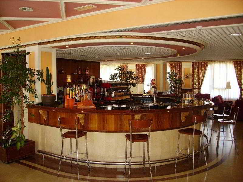 Tryp Bilbao Sondika Hotel Restauracja zdjęcie