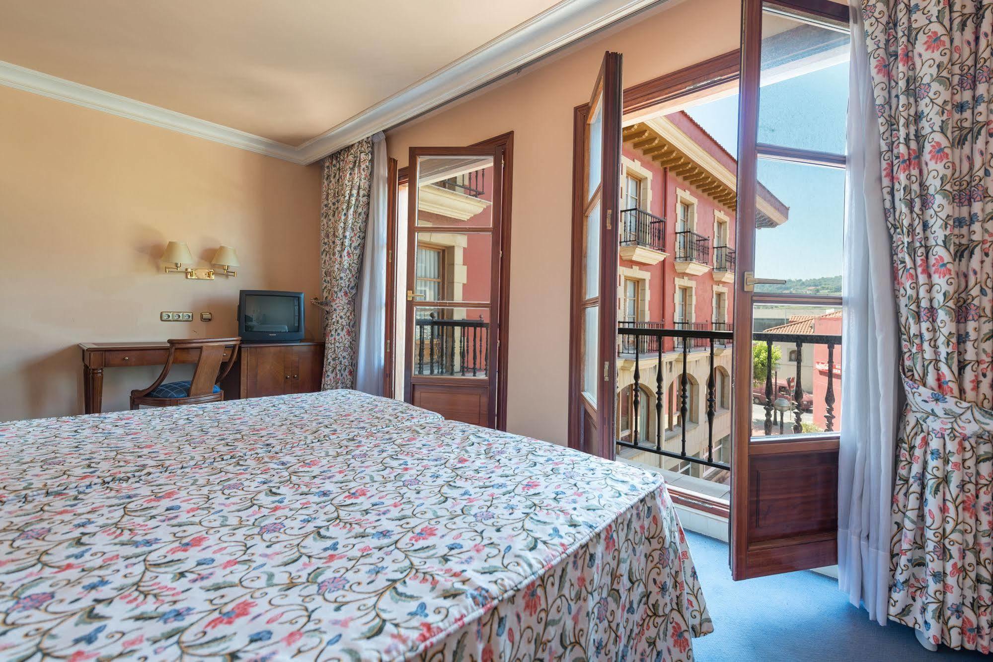 Tryp Bilbao Sondika Hotel Zewnętrze zdjęcie